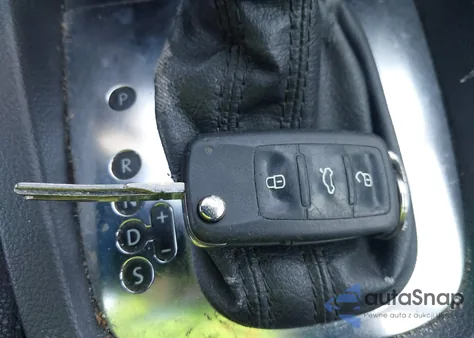 2011 Volkswagen Jetta 2.5L Sel z USA, uszkodzony, nr VIN 3VWLZ7AJ9BM376079